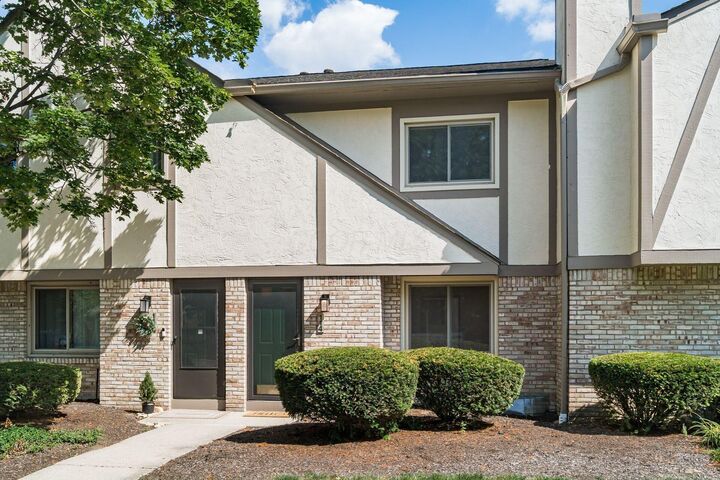 Property Photo:  114 Corbins Mill Drive  OH 43017 