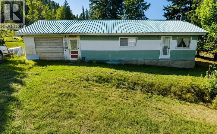 398 Marguerite Avenue — photo 1