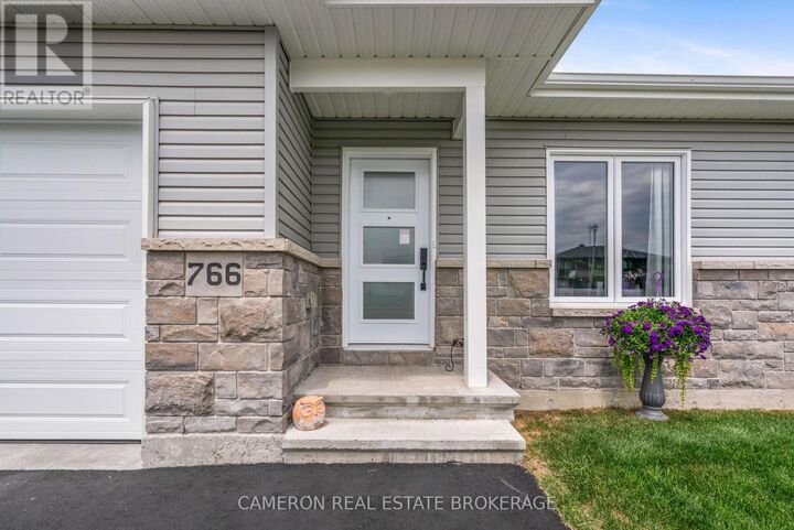 Property Photo: 766 Walton Street ON K6H 0J2