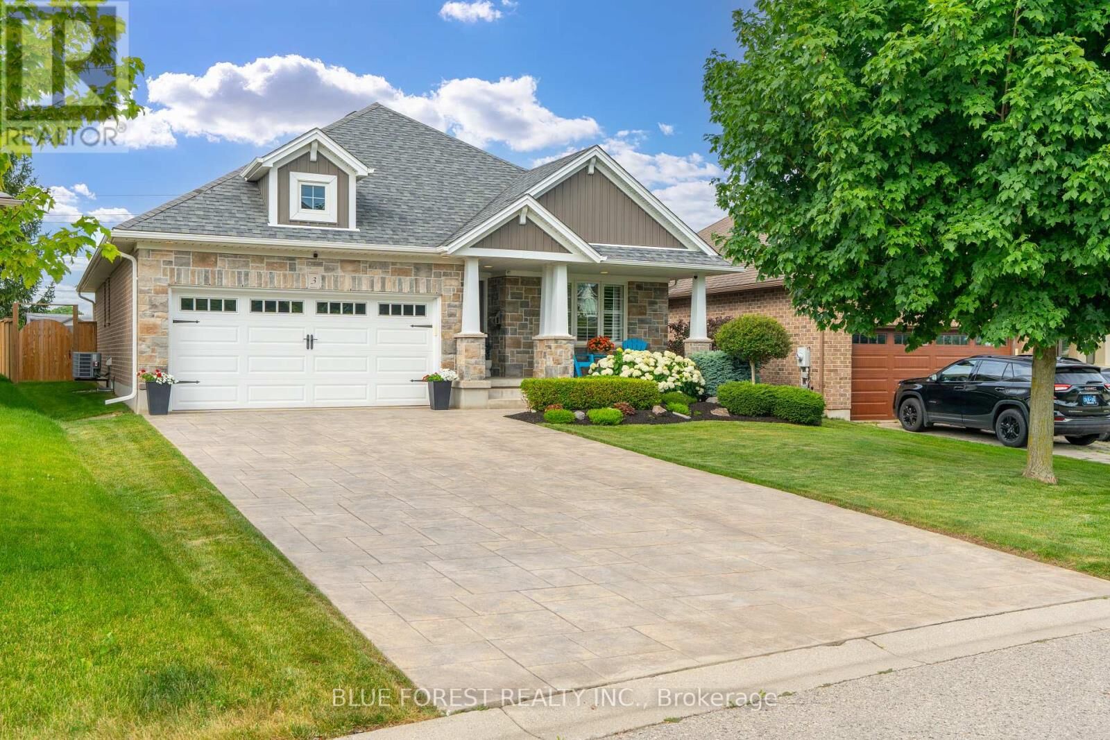 Property Photo:  3 Sutherland Court  ON N5P 3T3 