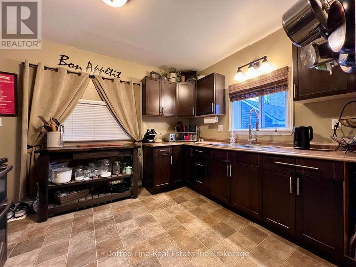 Property Photo:  19 Wolf Street  ON N4G 1S2 