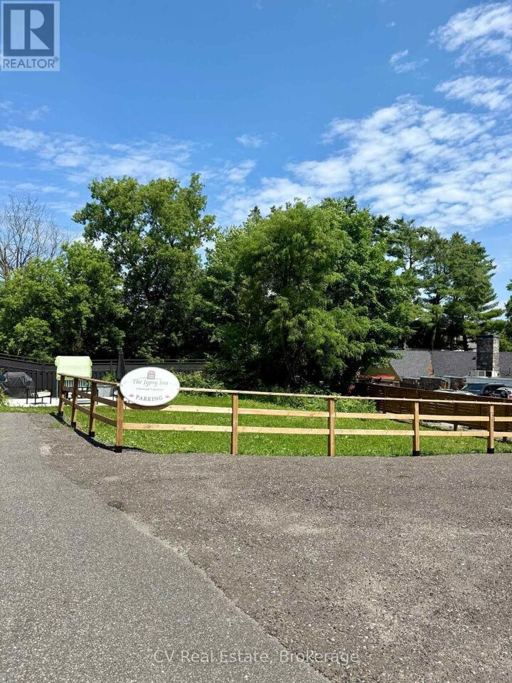 Property Photo:  2 Mahaffy Court 153  ON P1L 2A6 