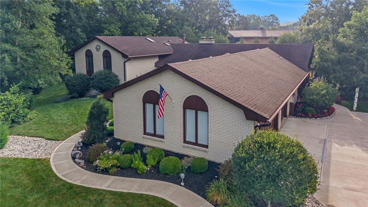 Property Photo:  1995 Indian Head Road  OH 45459 