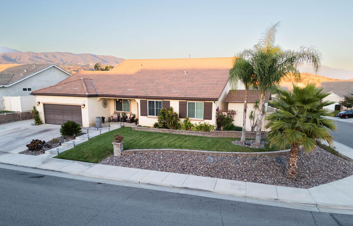 Property Photo: 102 Knoll Crest Drive CA 92320
