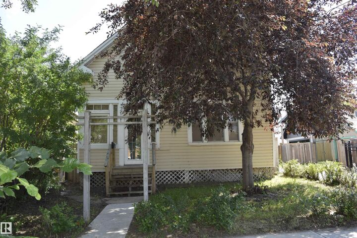 9551 106A Avenue NW — photo 1