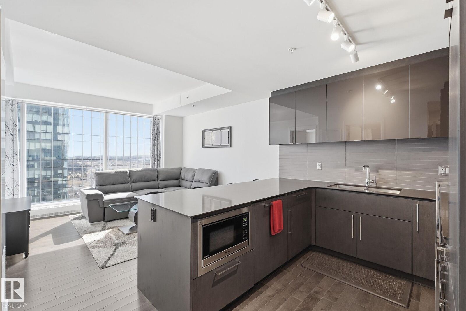 Property Photo: 10360 102 Street NW 3308 AB T6J 0G7