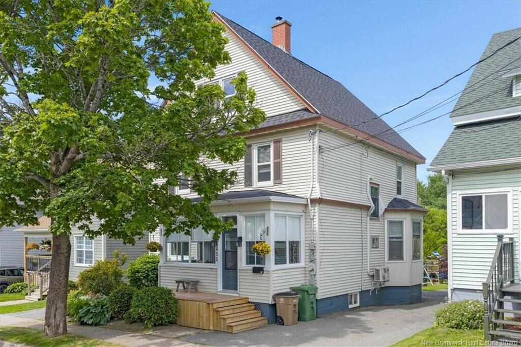Property Photo: 455 Demonts Street NB E2M 1R5
