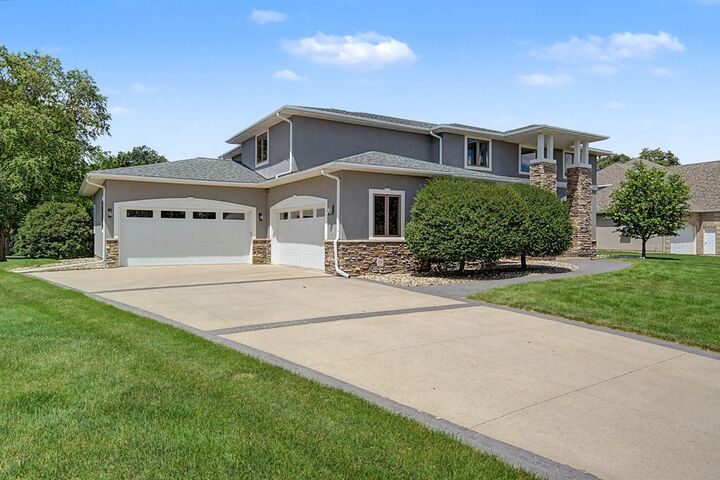 Property Photo:  2914 Oak Tree Circle  IA 50501 
