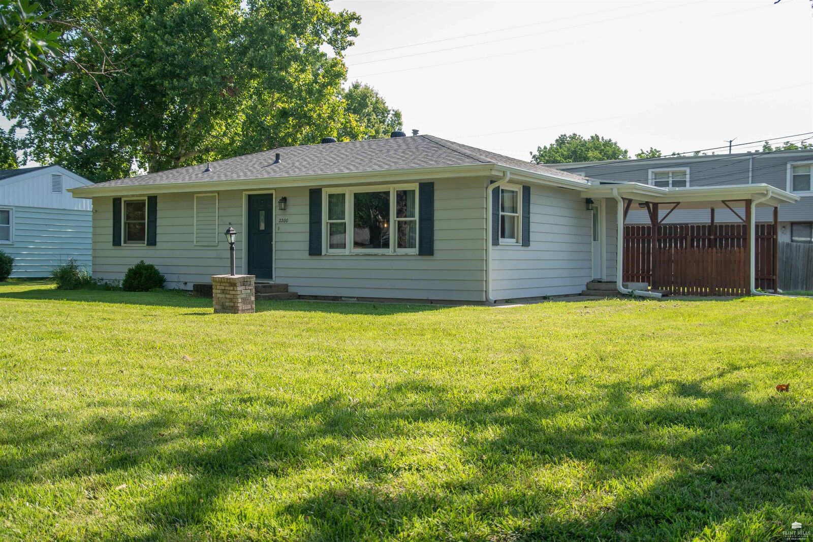 Property Photo: 2200 Northview Drive KS 66502