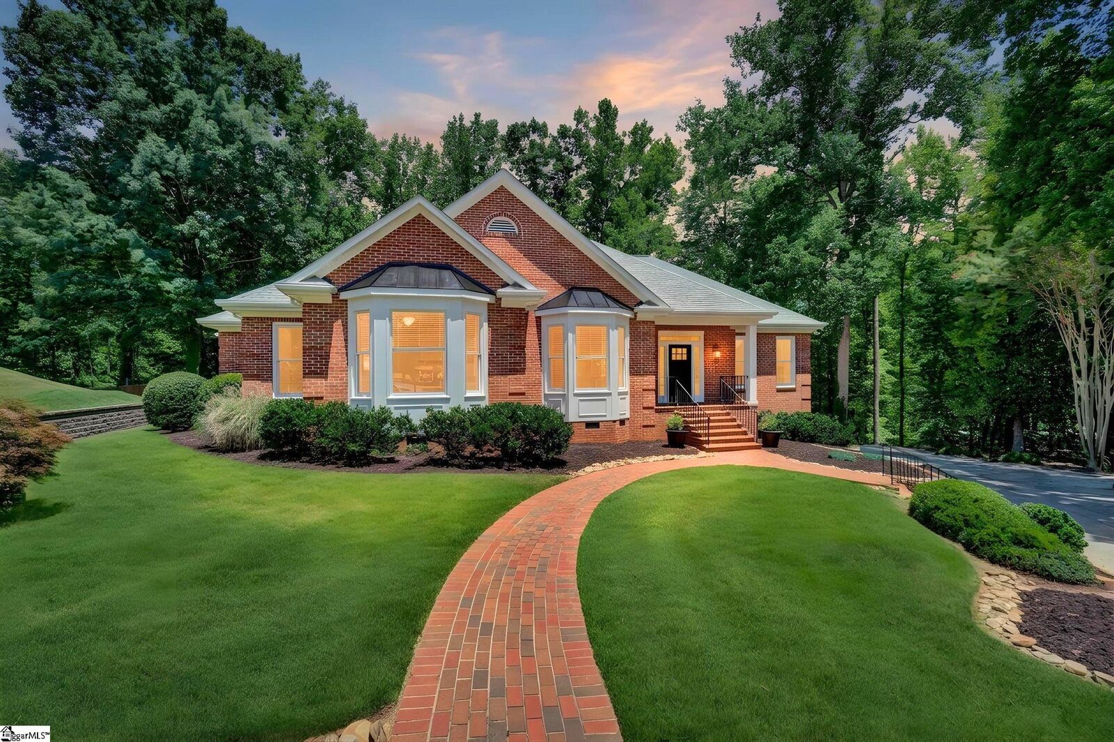 Property Photo: 309 Ledgewood Way SC 29609