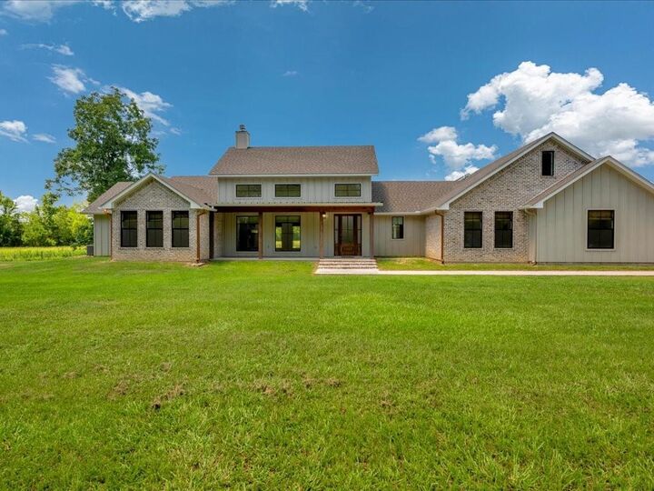 Property Photo: 176 Royce Oliver Road TX 75904