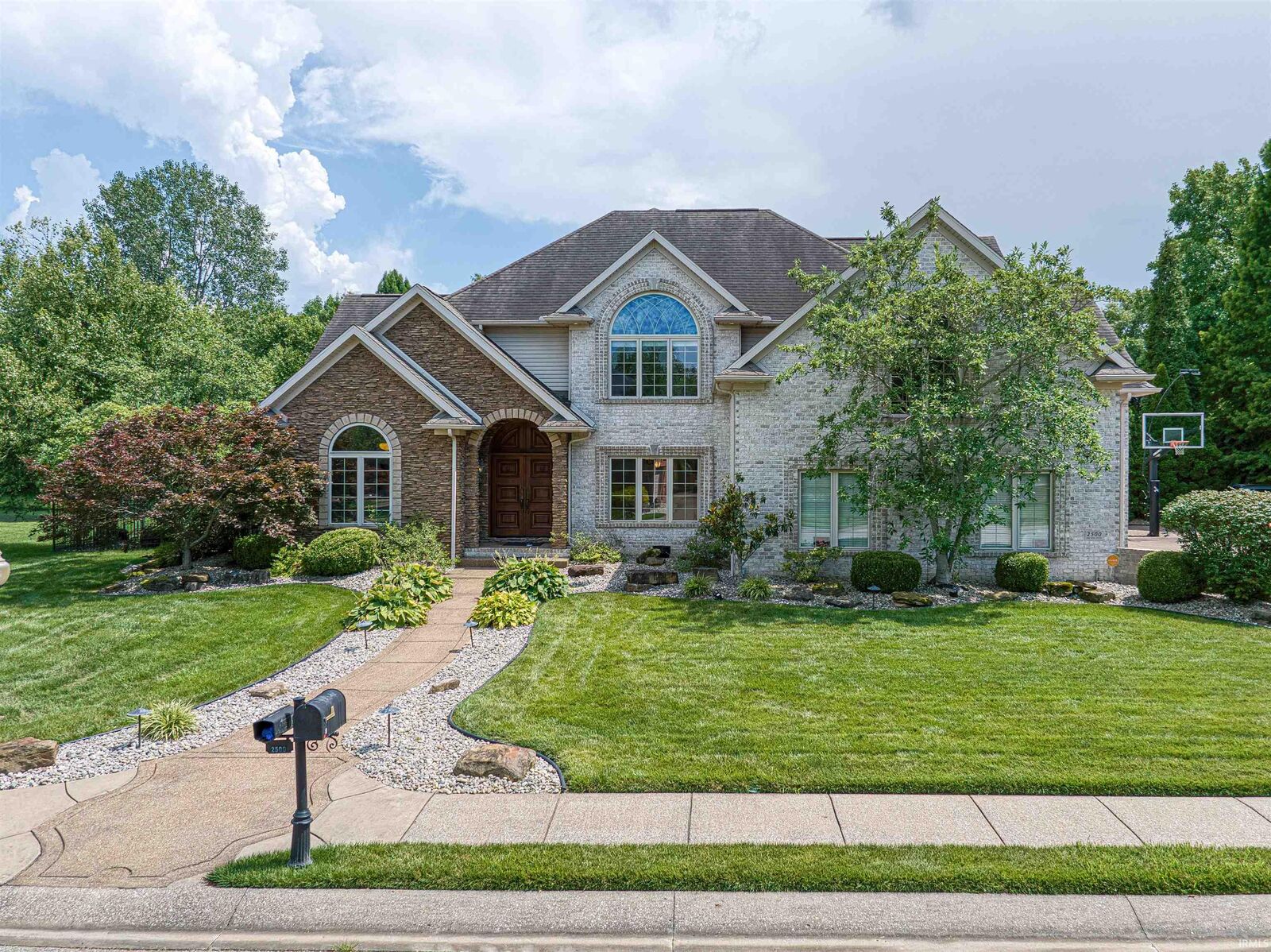 Property Photo:  2500 Oak Bend Place  IN 47630 