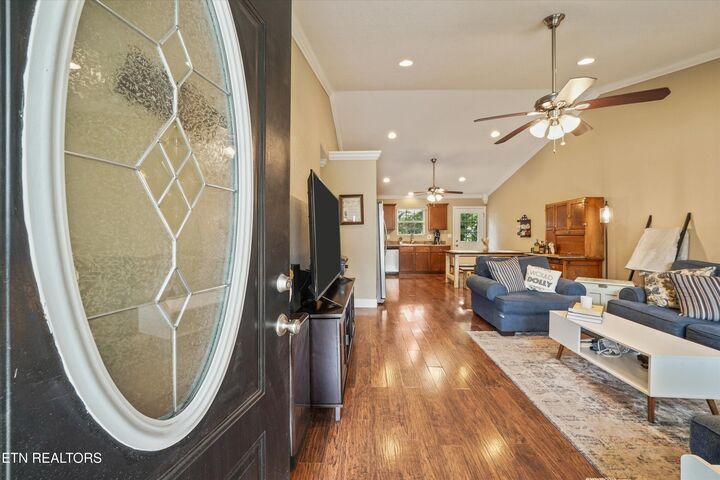 Property Photo: 608 W 3rd Ave TN 37771