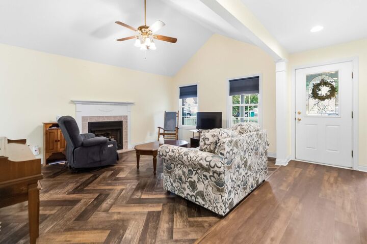 Property Photo:  1043 Burnell Drive  KY 40403 