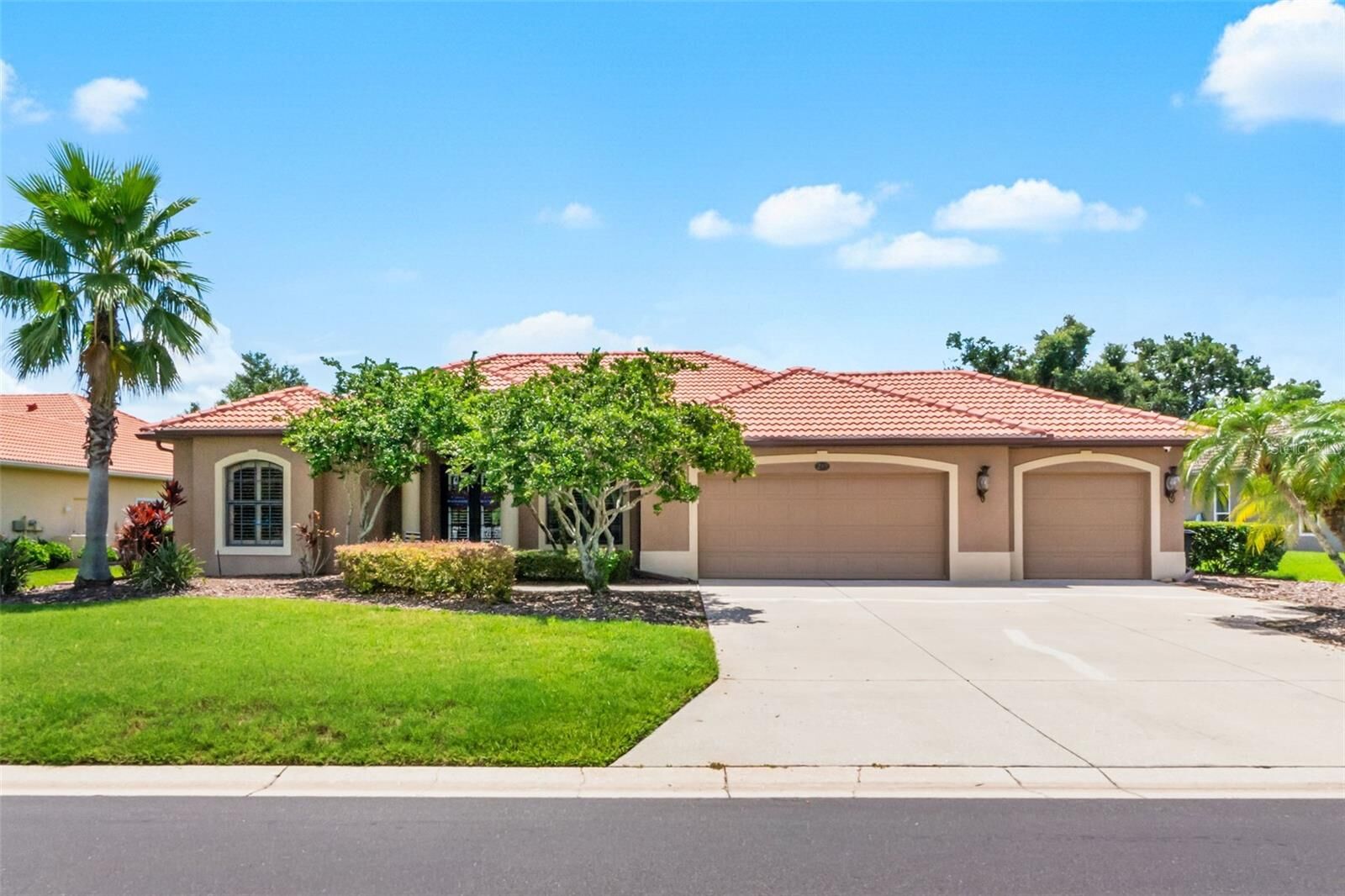 Property Photo: 289 Petrel Trail FL 34212