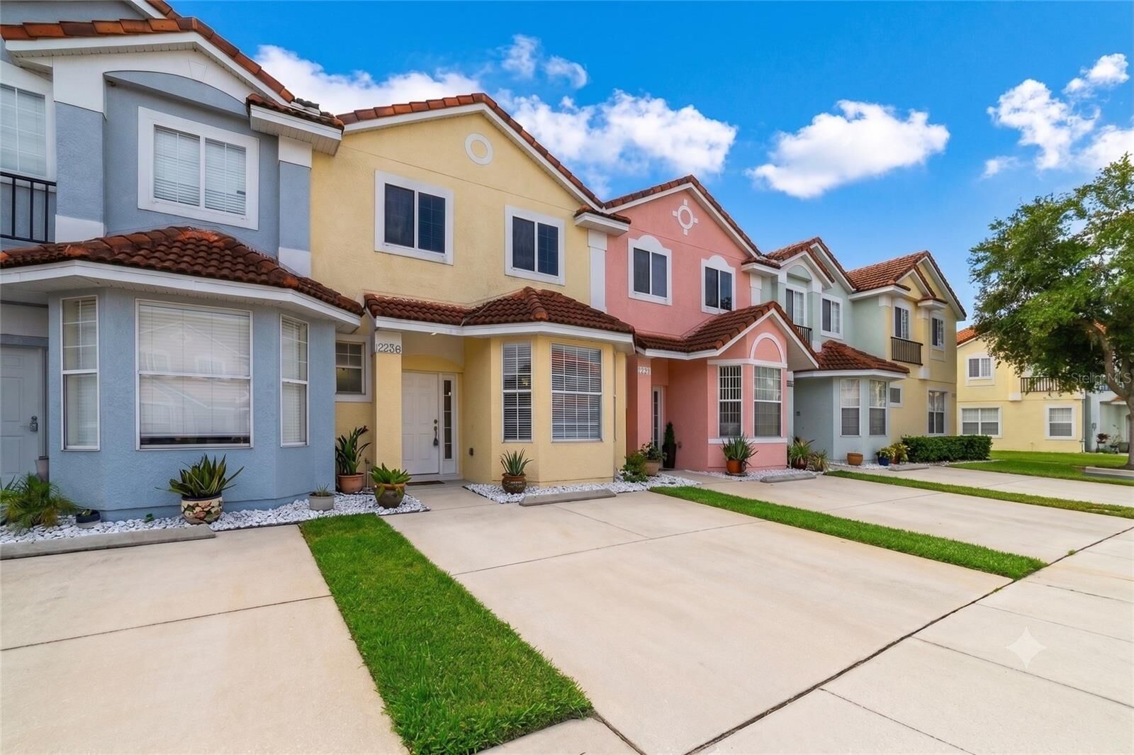 Property Photo: 1236 South Beach Circle FL 34746