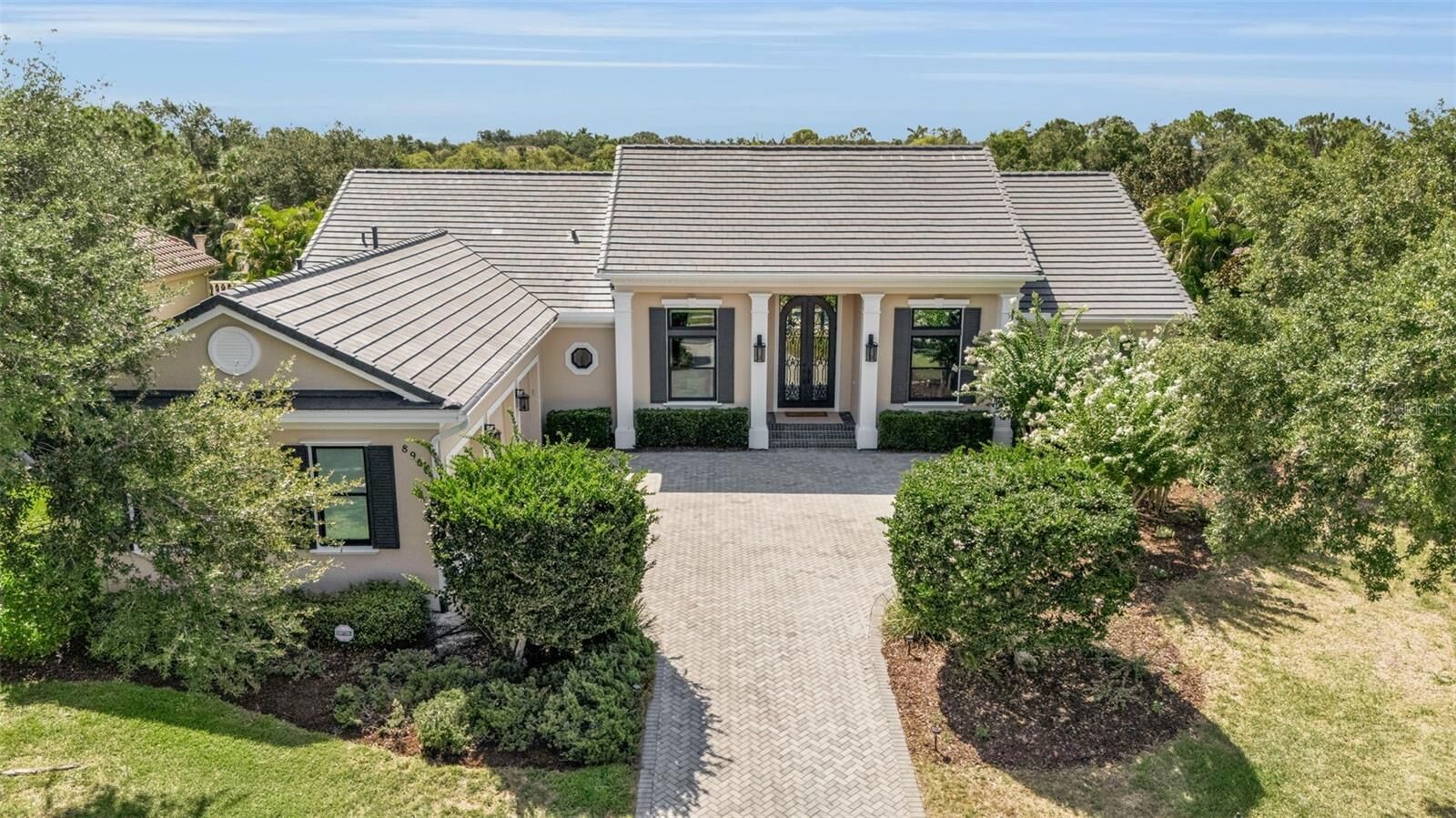 Property Photo: 8986 Bloomfield Boulevard FL 34238