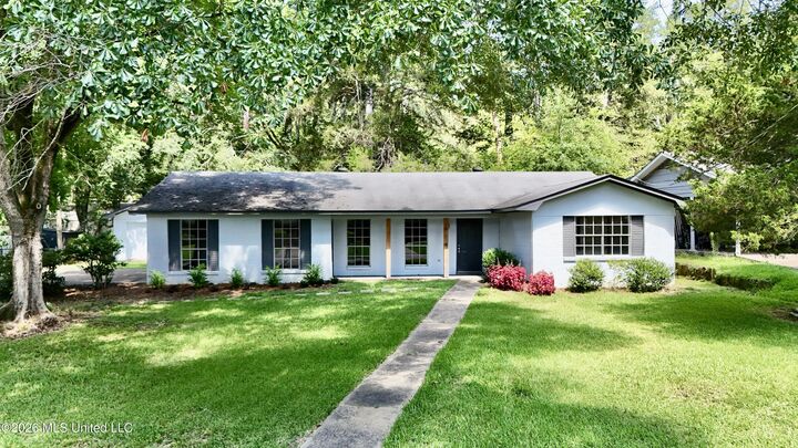 Property Photo:  904 Kent Drive  MS 39056 