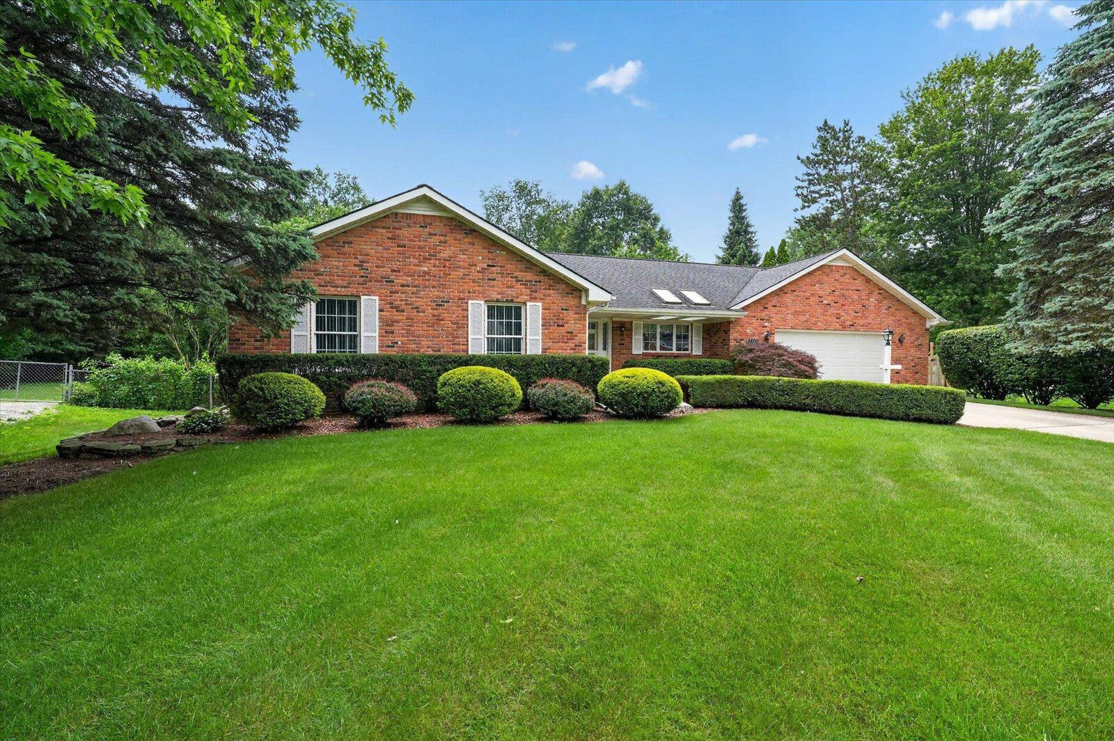 Property Photo: 8800 Mary Ann Avenue MI 48317