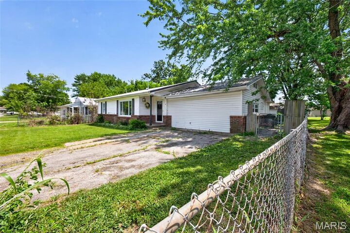 Property Photo:  707 McClain Street  MO 65556 