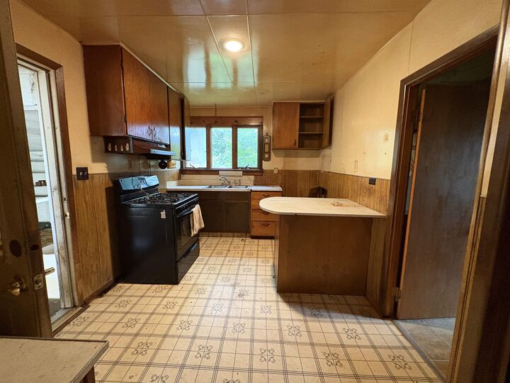 Property Photo: 203 2nd SE ND 58761-0000