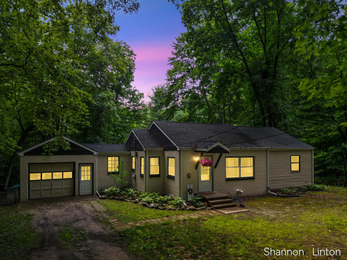 Property Photo:  746 W 48th Street  MI 49337 