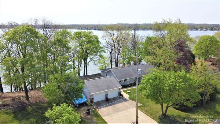 Property Photo:  1827 Wamplers Heights Drive  MI 49230 