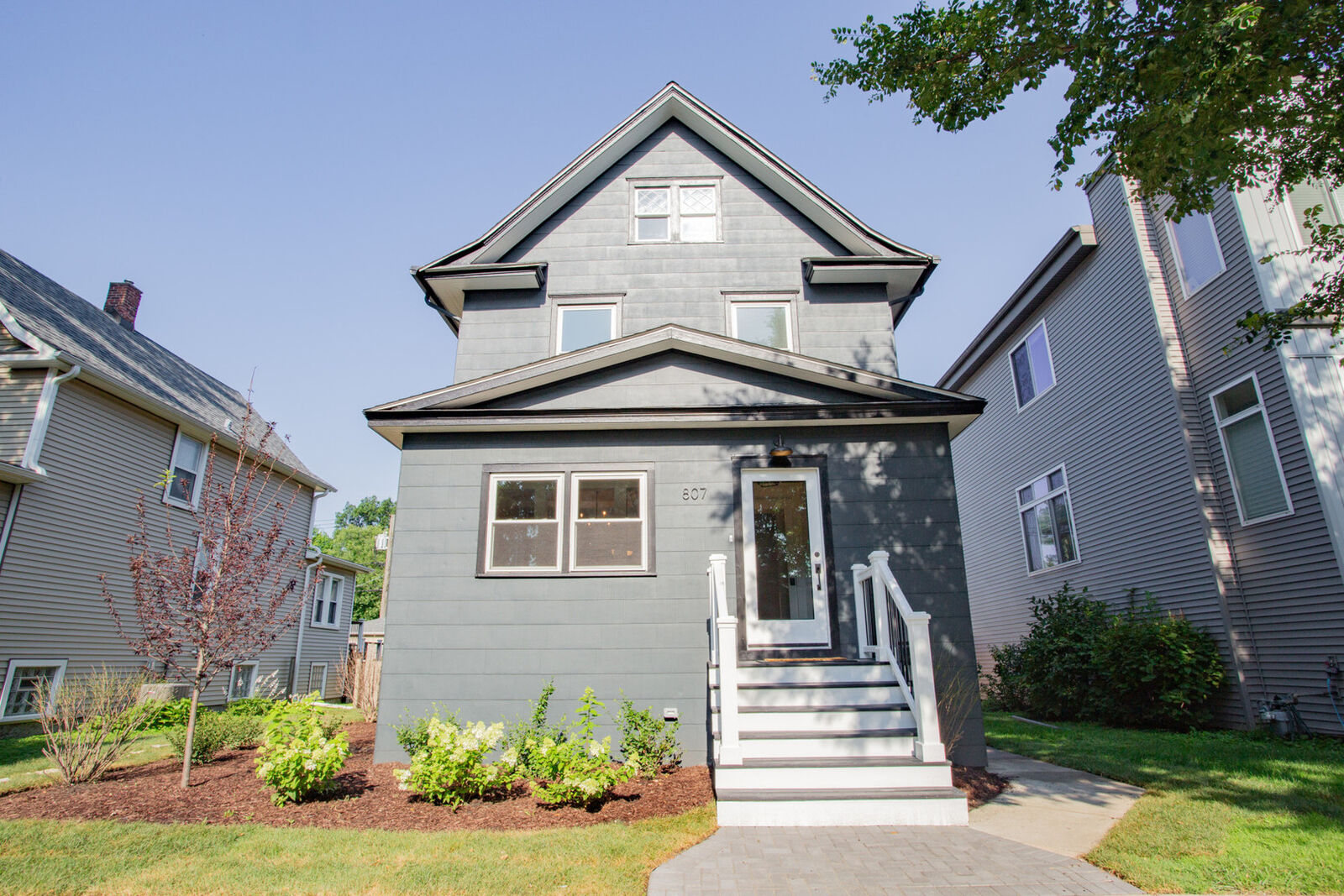 Property Photo:  807 S Taylor Avenue  IL 60304 