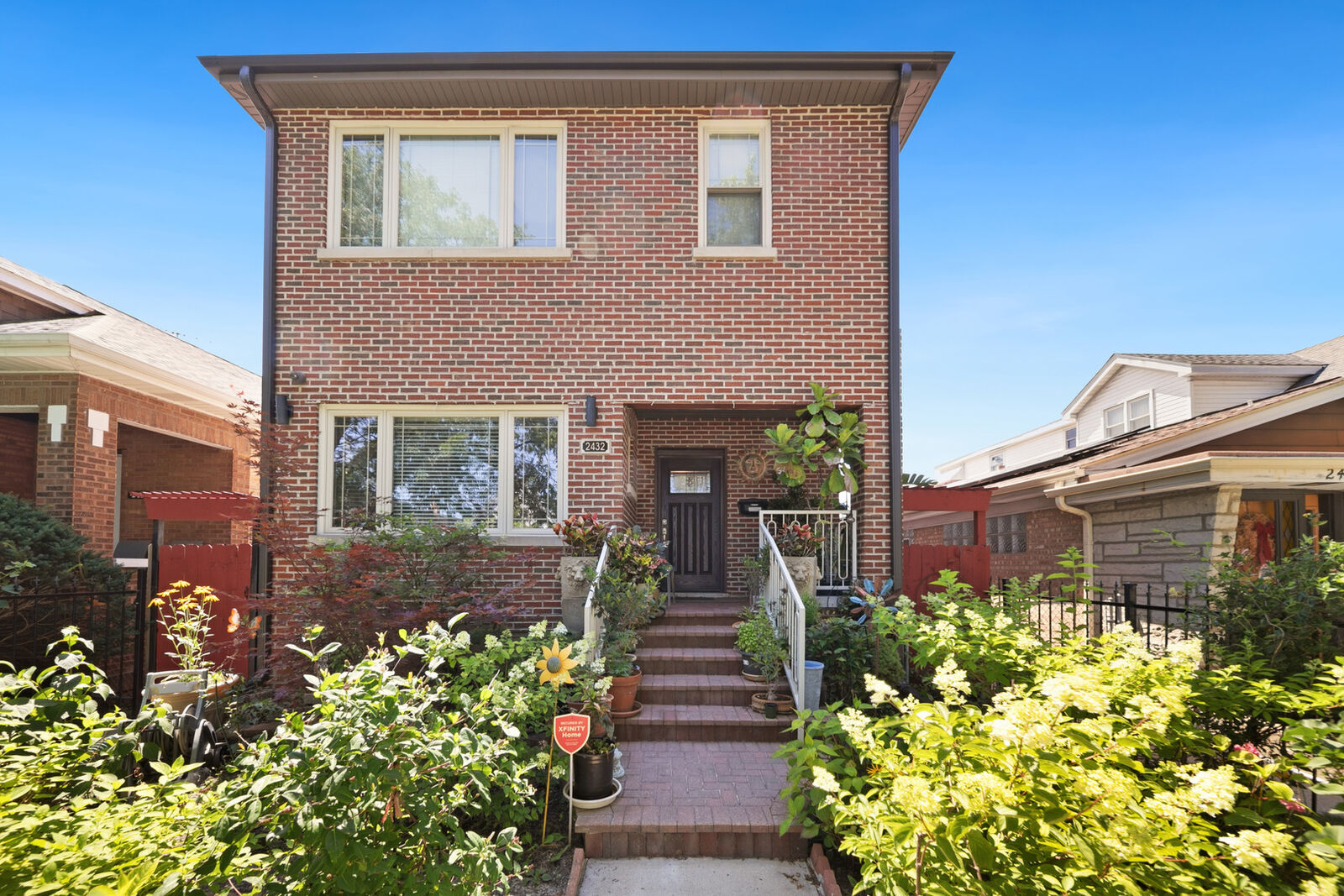 Property Photo: 2432 N Neva Avenue IL 60707