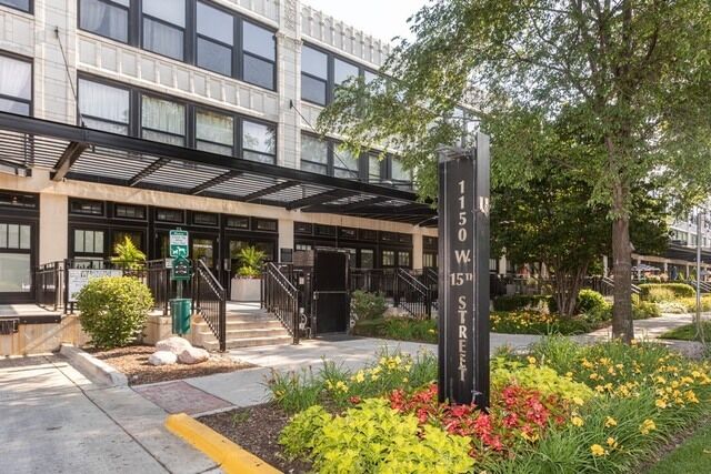 Property Photo: 1150 W 15th Street 302 IL 60608