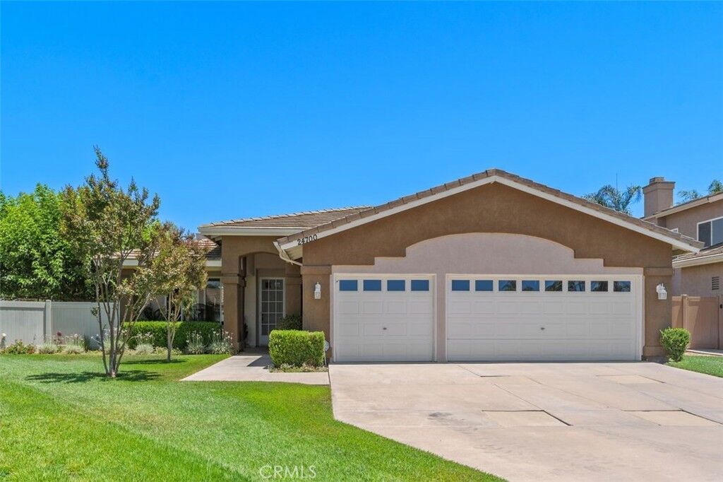 Property Photo:  24700 Corte Gambino  CA 92562 