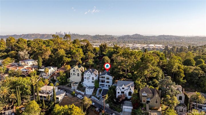 Property Photo: 1425 Columbia Dr CA 91205