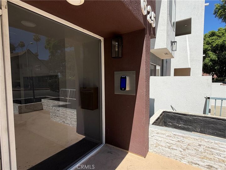 Property Photo: 625 E Del Mar Boulevard 208 CA 91101