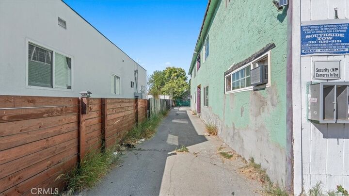 Property Photo:  1362 E 20th Street  CA 90011 