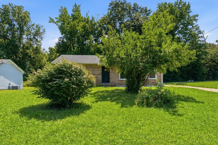 Property Photo:  535 Donna Dr  TN 37042 