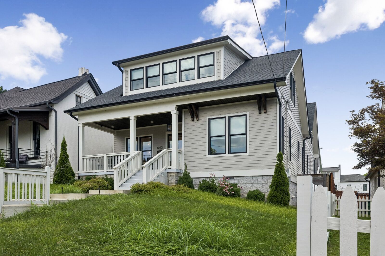Property Photo: 1012 Lawrence Ave TN 37204