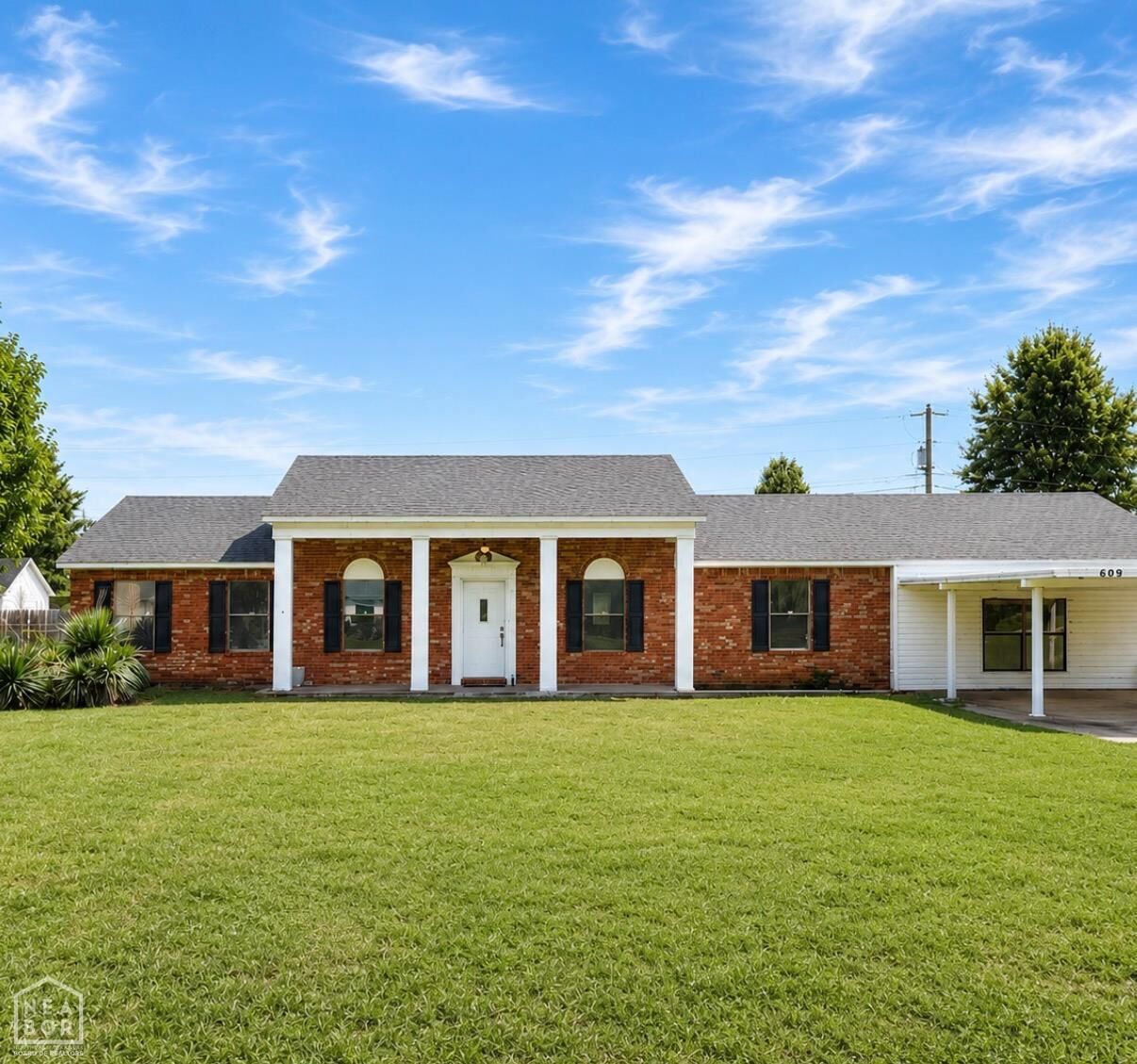 Property Photo: 609 S Ozark Avenue AR 72472