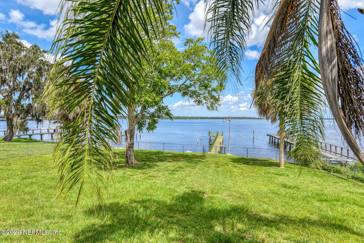 Property Photo:  115 Sunset Point Road  FL 32131 