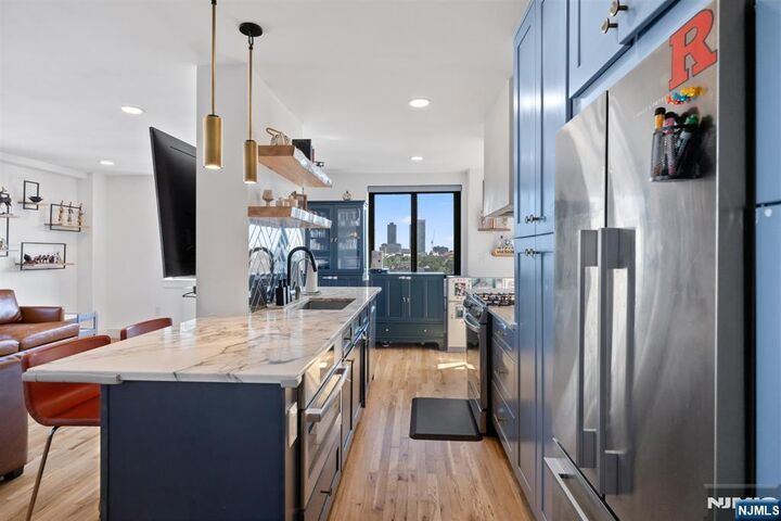 Property Photo: 205 10th Street 6X NJ 07302