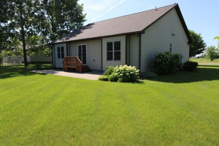 Property Photo:  621 6th Street NE  MN 56573 