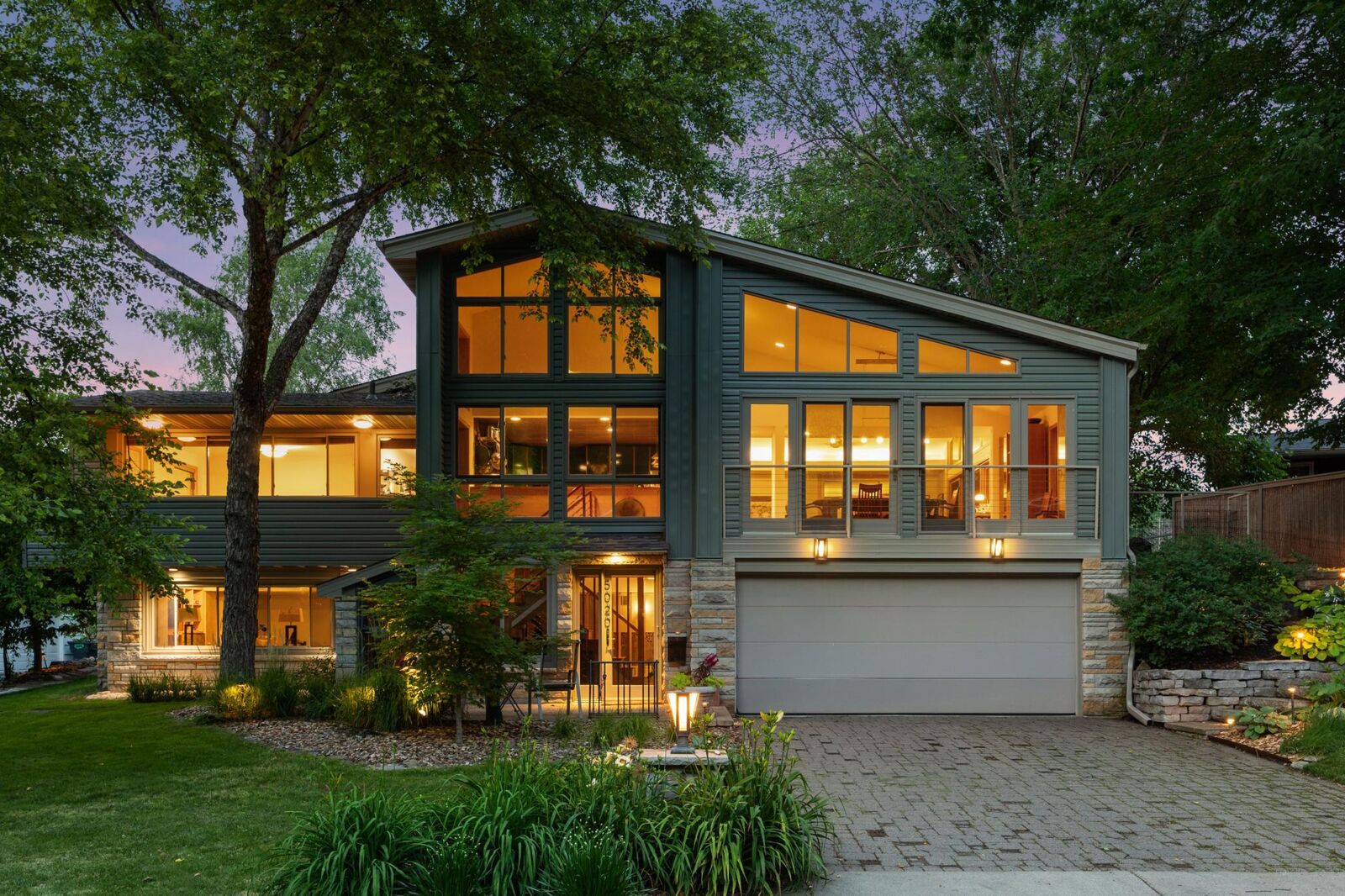 Property Photo:  5020 Colonial Drive  MN 55416 