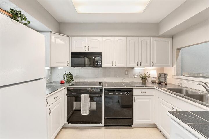Property Photo: 2732 Copper Creek Drive 202 TX 76006