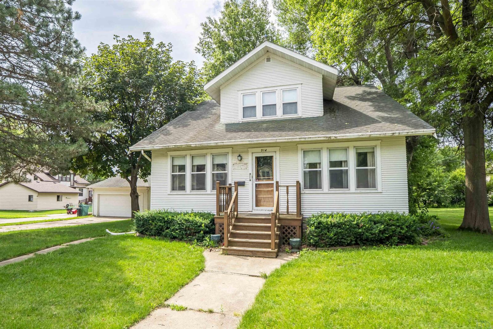 Property Photo:  514 Calhoun St  IA 51038 