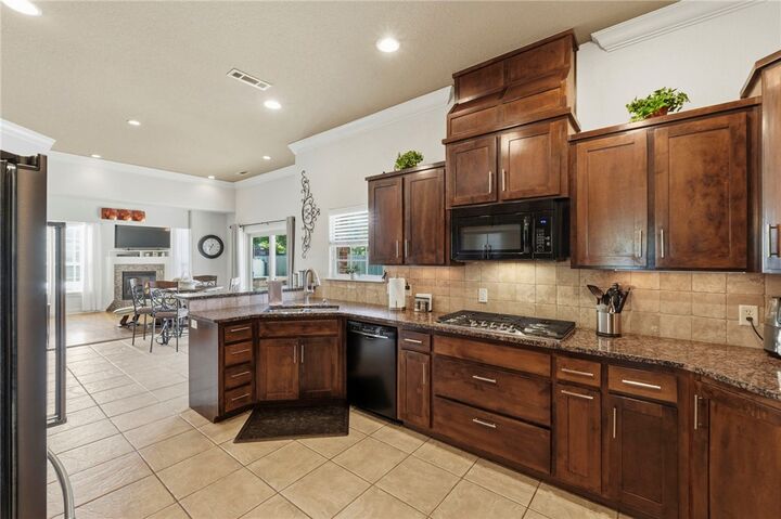 Property Photo:  1407 NW 3rd Street  AR 72712 