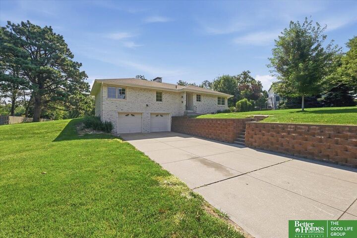 Property Photo:  2615 S 99th Avenue  NE 68124 