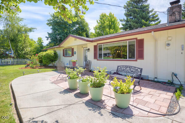 Property Photo:  1429 NE Meier Drive  OR 97526 