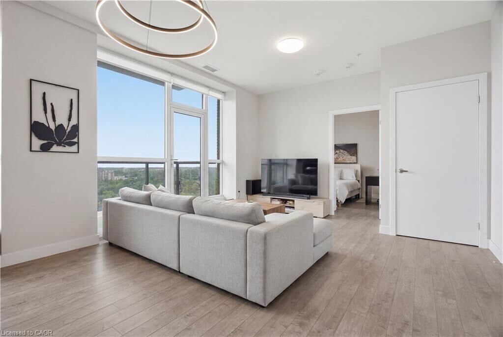 Property Photo:  100 Garment Street 1608  ON N2G 0C3 