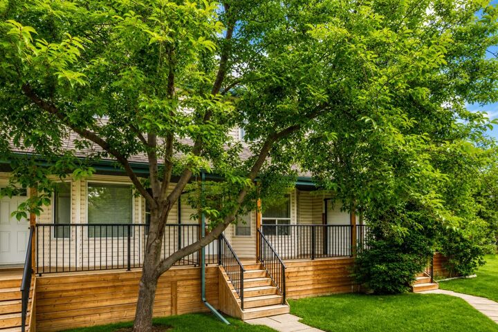 Property Photo: 101 Hidden Valley Villas NW AB T3A 5W7