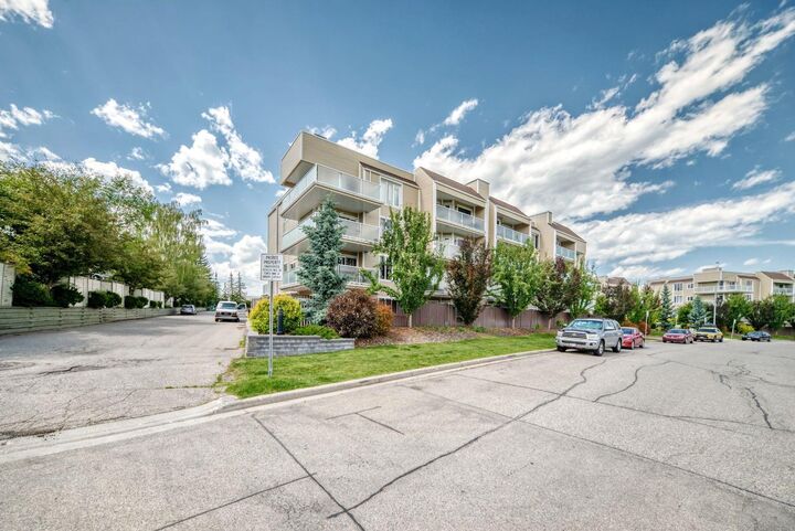 Property Photo: 3717 42 Street NW 307 AB T3A 2W2