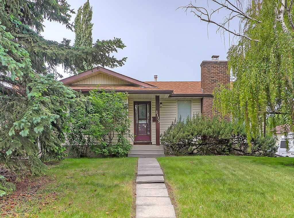 Property Photo:  3135 60 Street NE  AB T1Y 2R2 